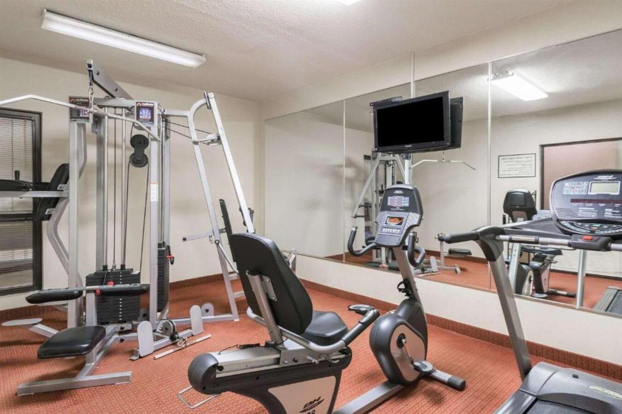Baymont By Wyndham Kokomo Extérieur photo