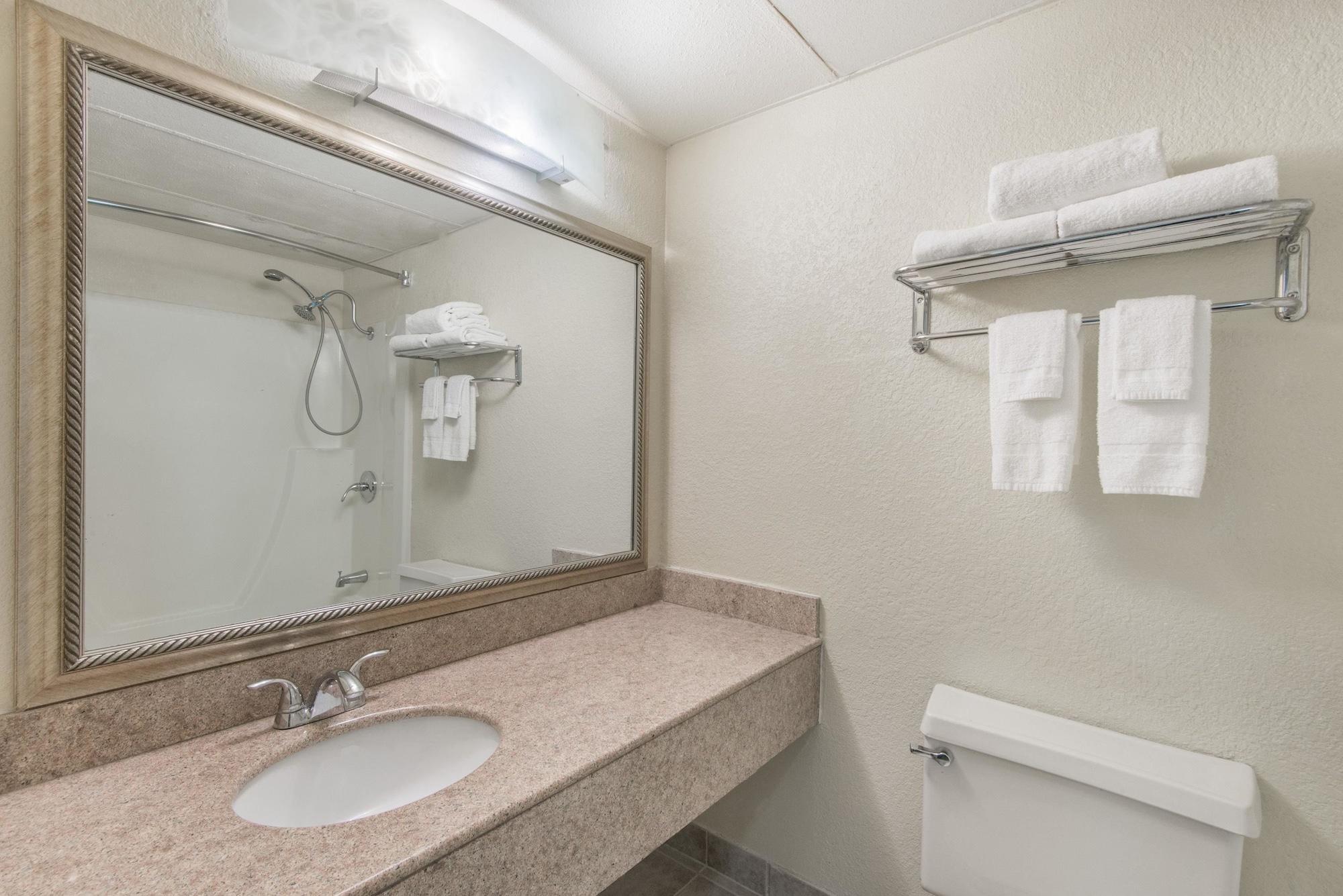 Baymont By Wyndham Kokomo Extérieur photo