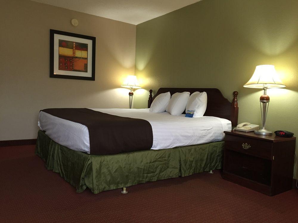 Baymont By Wyndham Kokomo Extérieur photo