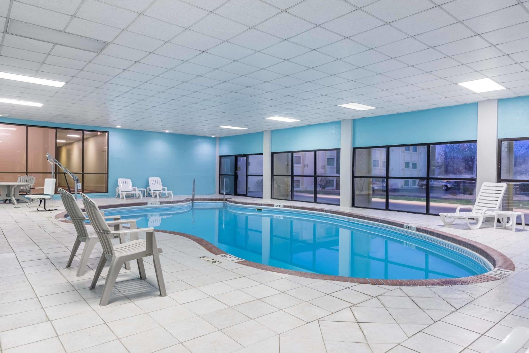 Baymont By Wyndham Kokomo Extérieur photo